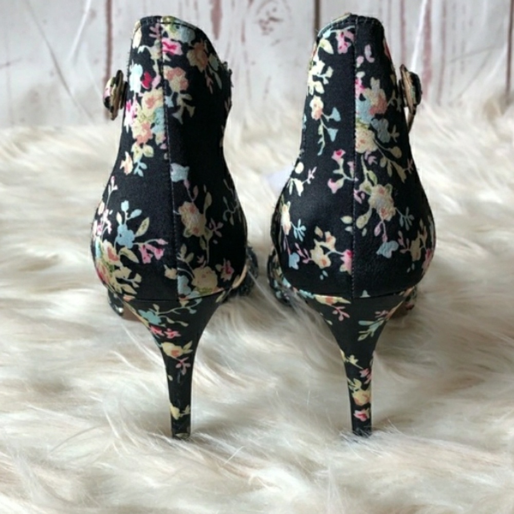 Floral Knotted Ankle Strap Snap Closure Heels - Picture 3 of 3